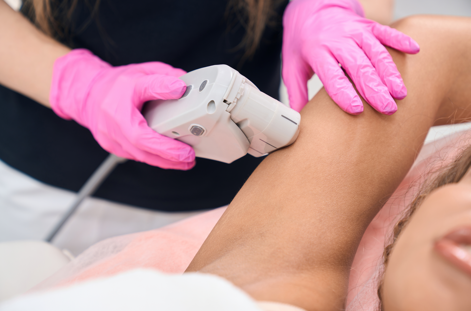 Depilação a Laser clínica de estética; clínica de estética em Portugal; clínica de estética em Porto; redução de medidas; Depilação a laser; Peelings; Estética Íntima; Micropgmentação; curso de estética Ultrassom microfocado - Hifu - Cavitação - Radiofrequência - Massagens - Lipomodelagem - Orgânica - Massagem - Modeladora - Drenagem linfática - Limpeza de pele - Tratamento para Acne - Tratamento para Rejuvenescimento Facial - Tratamento para Cicatrizes - Tratamento para Flacidez - Corporal - Emagrecimento - Tratamento Capilar (Fortalecimento e queda) - Estética Íntima - Clareamento Íntimo - Rejuvenescimento Íntimo - Harmonização Íntima - Peelings - Depilação Definitiva - Terapia Emocional.