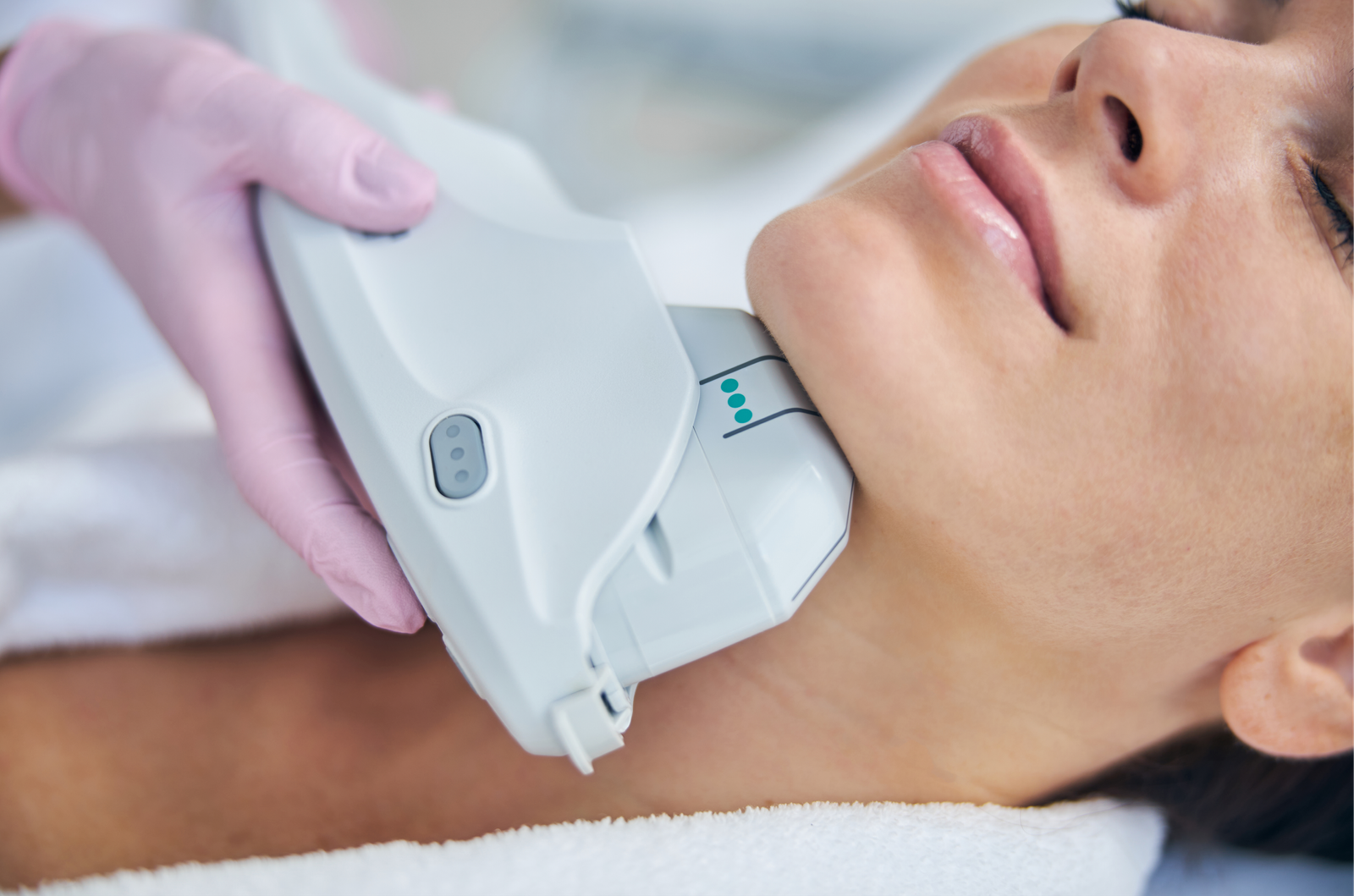 Harmonização Facial clínica de estética; clínica de estética em Portugal; clínica de estética em Porto; redução de medidas; Depilação a laser; Peelings; Estética Íntima; Micropgmentação; curso de estética Ultrassom microfocado - Hifu - Cavitação - Radiofrequência - Massagens - Lipomodelagem - Orgânica - Massagem - Modeladora - Drenagem linfática - Limpeza de pele - Tratamento para Acne - Tratamento para Rejuvenescimento Facial - Tratamento para Cicatrizes - Tratamento para Flacidez - Corporal - Emagrecimento - Tratamento Capilar (Fortalecimento e queda) - Estética Íntima - Clareamento Íntimo - Rejuvenescimento Íntimo - Harmonização Íntima - Peelings - Depilação Definitiva - Terapia Emocional.